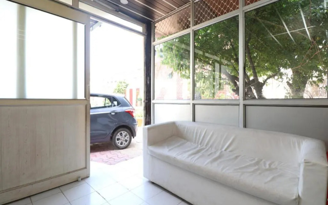 Rajwada Lawn by OYO Rooms