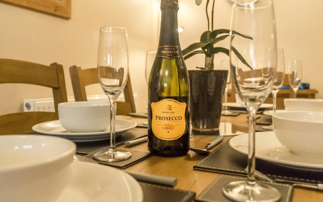 Harry's - 2 Bedroom Holiday Home - Tenby