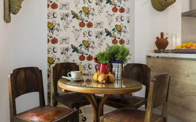 Genteel Home Romanilla