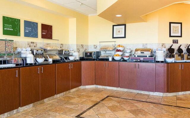 Comfort Suites Beachfront