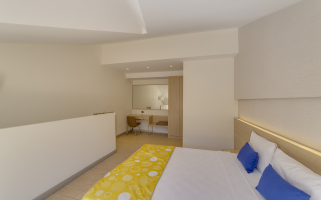 Voxx Resort
