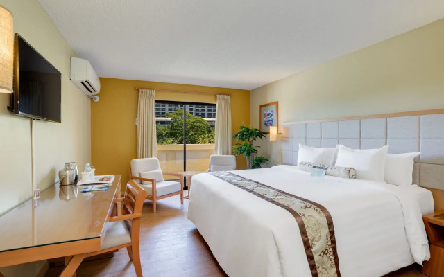 Guam Plaza Resort