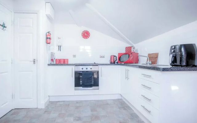 Rooftops - 1 Bedroom Apartment - Tenby