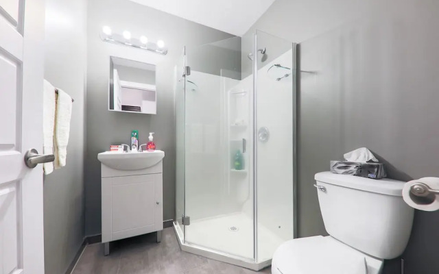 HoMa HomeStay Hotel by Olympic Stadium Montreal (Auberge/Hostel)