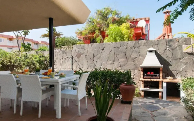 Belvilla by OYO Beach House Adelfas