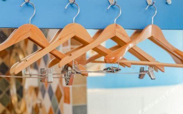 Renshou 8:30 Theme Hotel