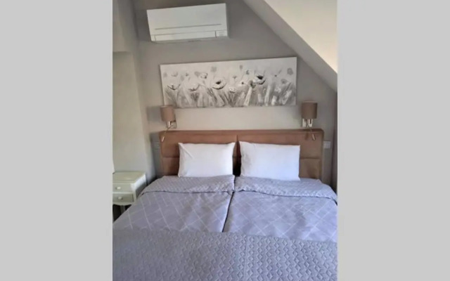 Cloud 6 -Top Center,360° view,Free private parking