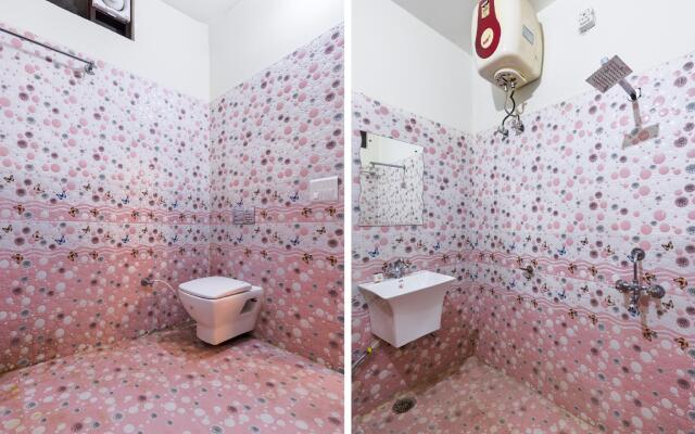 OYO 7609 Hotel Dolphin
