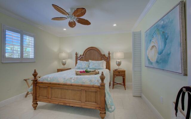 Lulu's Key House Leatherback 2/2 Downstairs