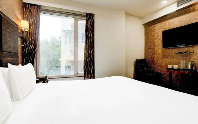 Stylish & Modern Stays at Palette River Front