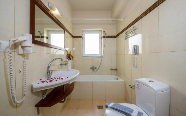 Toxo Hotel