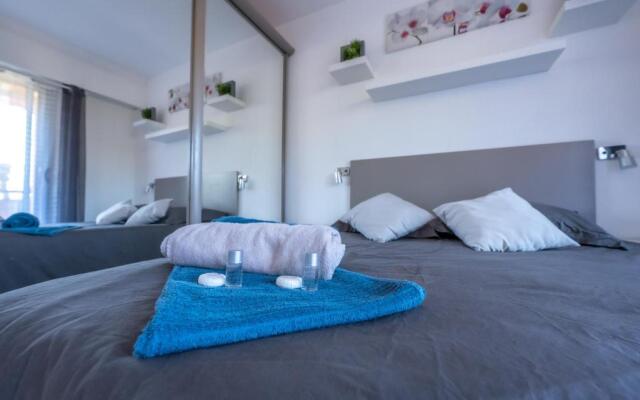 Holidays in cannes - appartement 2P - wifi - clim - parking