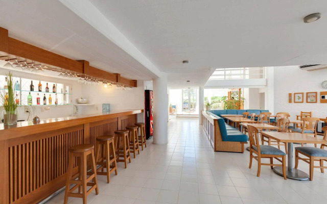 Las Olas Resort