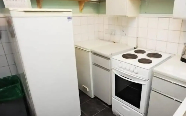 House - Sleeps 5, Private Garden & Free Parking