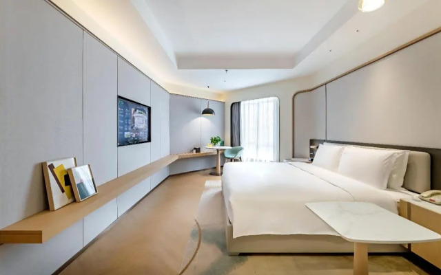Holiday Inn Chongqing Guanyinqiao by IHG