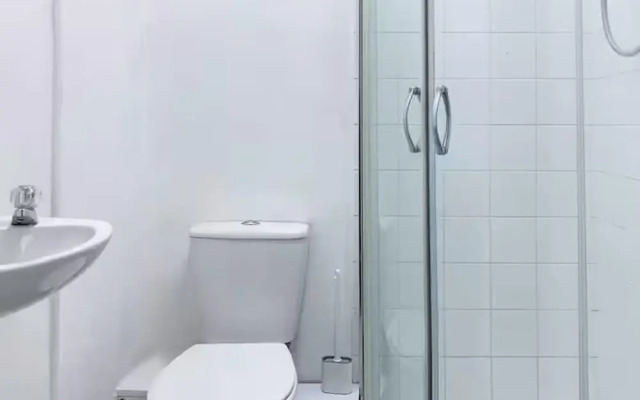 Glastonbury Hill Escape