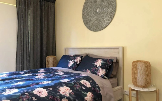 Escape to Strathfield for 8 guests