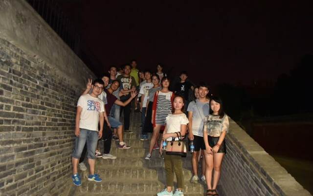 Xi'An Busy Hotel Bell Tower City Wall