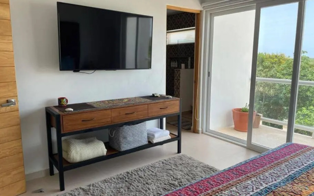 Luxury 3 br/4 ba Home w/View - Puntarena