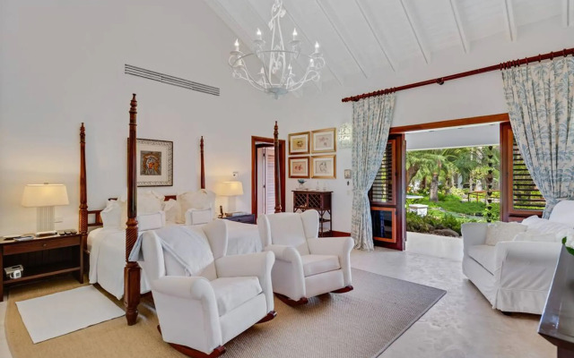 Magnificent Eight Bedroom Holiday Home