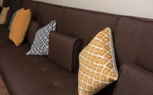 Superb Duplex Prime Location City Centre And Parking
