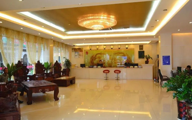 东兴王朝大酒店