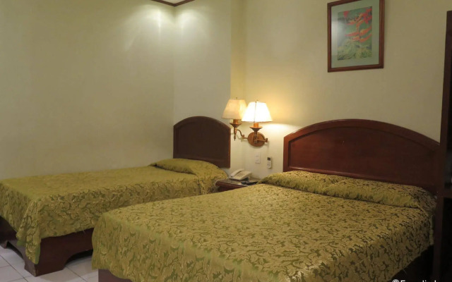 OYO 210 Apple Tree Suites