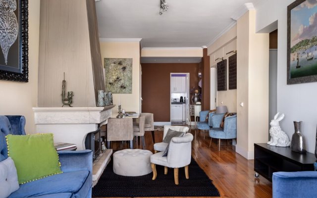 ALTIDO Exquisite 2-BR Apartment in Monte Estoril