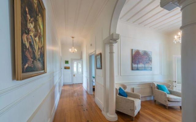 Magnificent Karaka Estate with Swimming Pool