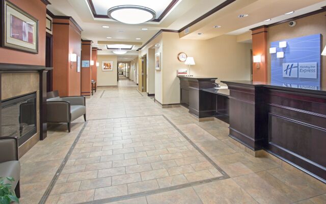 Holiday Inn Express & Suites Minot by IHG