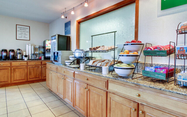 Comfort Inn Meridian - Bonita Lakes