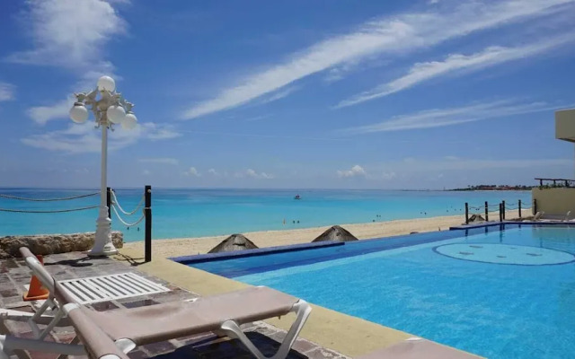 Cancun Plaza by Andiani Travel