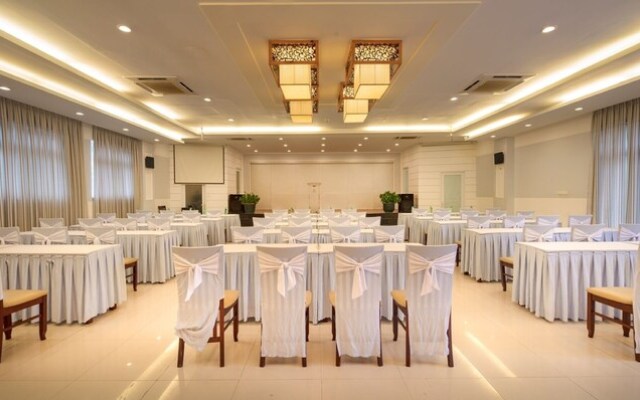 Silver Beach Resort Ke Ga