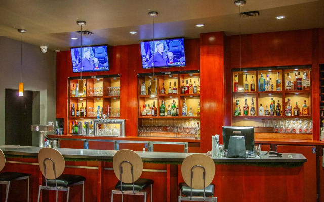 iHOTEL & Conference Center Red Deer