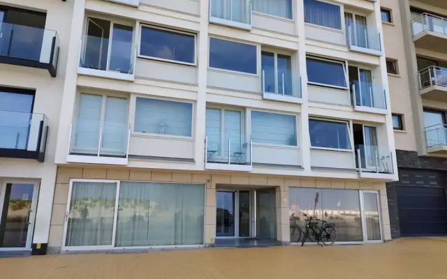 Apartment in Nieuwpoort With Stunning Sea Views