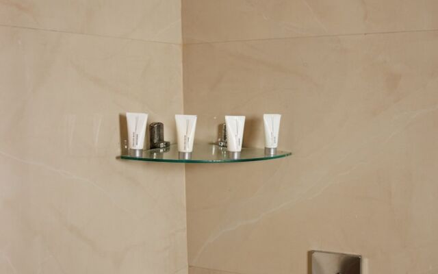 The Eliot Hotel & Banquet