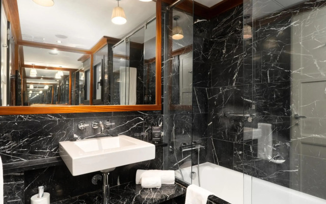 U232 Hotel