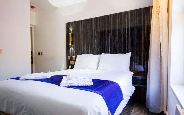 DJ Suites Blackpool
