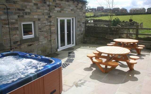 Large Luxury Self-Catering Barn