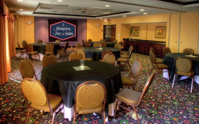 Hampton Inn & Suites Dallas/Lewisville-Vista Ridge Mall, TX