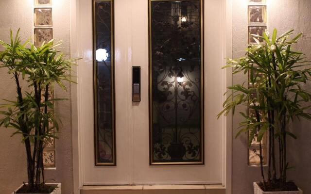 Ian's De Splendid Home