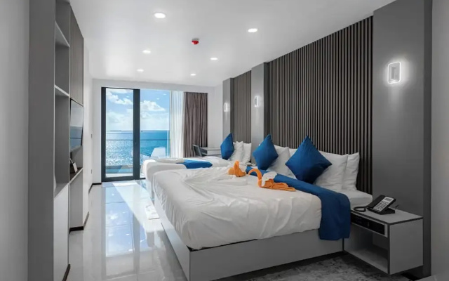 iCom Blue Sea View