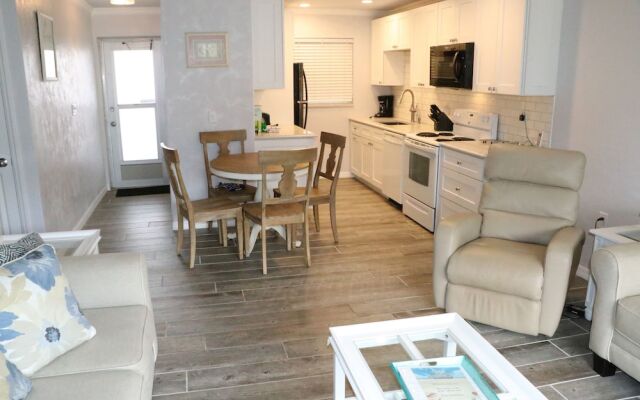 Jamaica Royale - 081 - 2 Br Condo