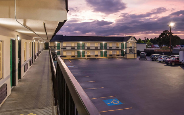 Super 8 by Wyndham Columbia