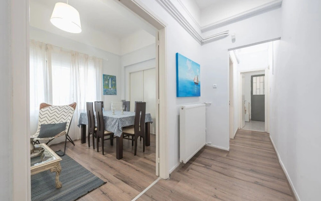 Cloudkeys Spacious Family Home in Thisio