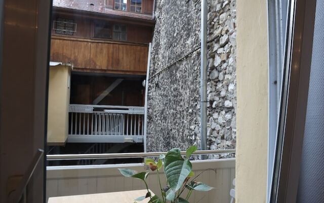 Tranquillity and comfort in Annecy downtown