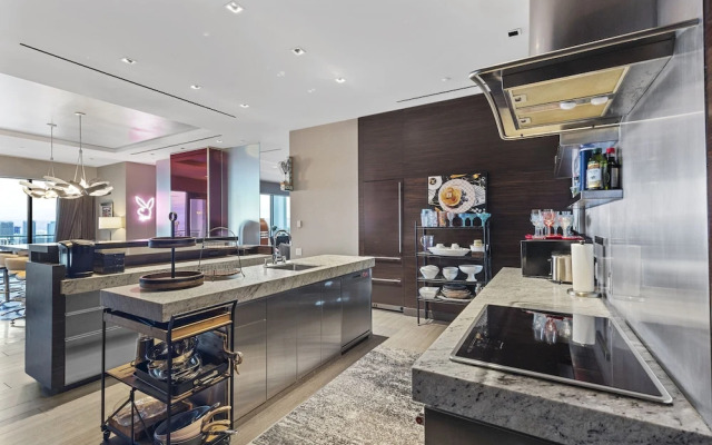 StripViewSuites at Palms Place Penthouses