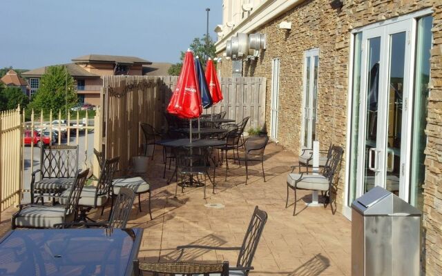 Hyatt House Bentoville / Rogers