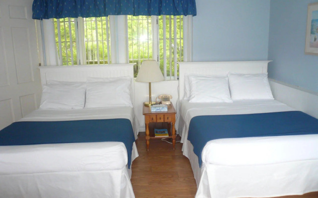 Colonial Inn in Harbor Springs