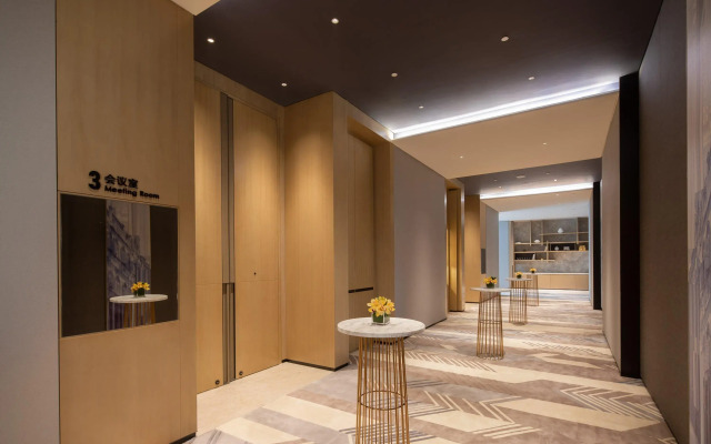 Crowne Plaza Foshan Nanhai-an IHG Hotel-Guangzhou South Railway Station Free Shuttle Bus